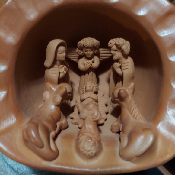 Vintage clay Christmas Nativity scene - Picture 2 of 10